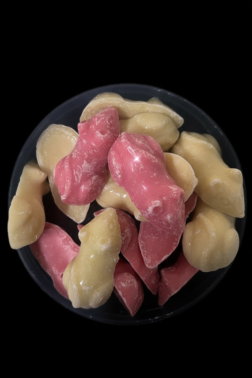 Hannah’s pink and white chocolate mice 100g